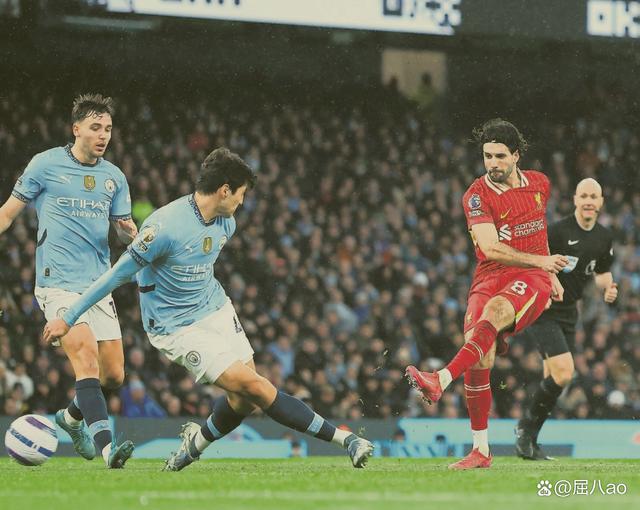 AYX体育官网-“英超激战正酣！榜首球队迎来强敌考验”的简单介绍