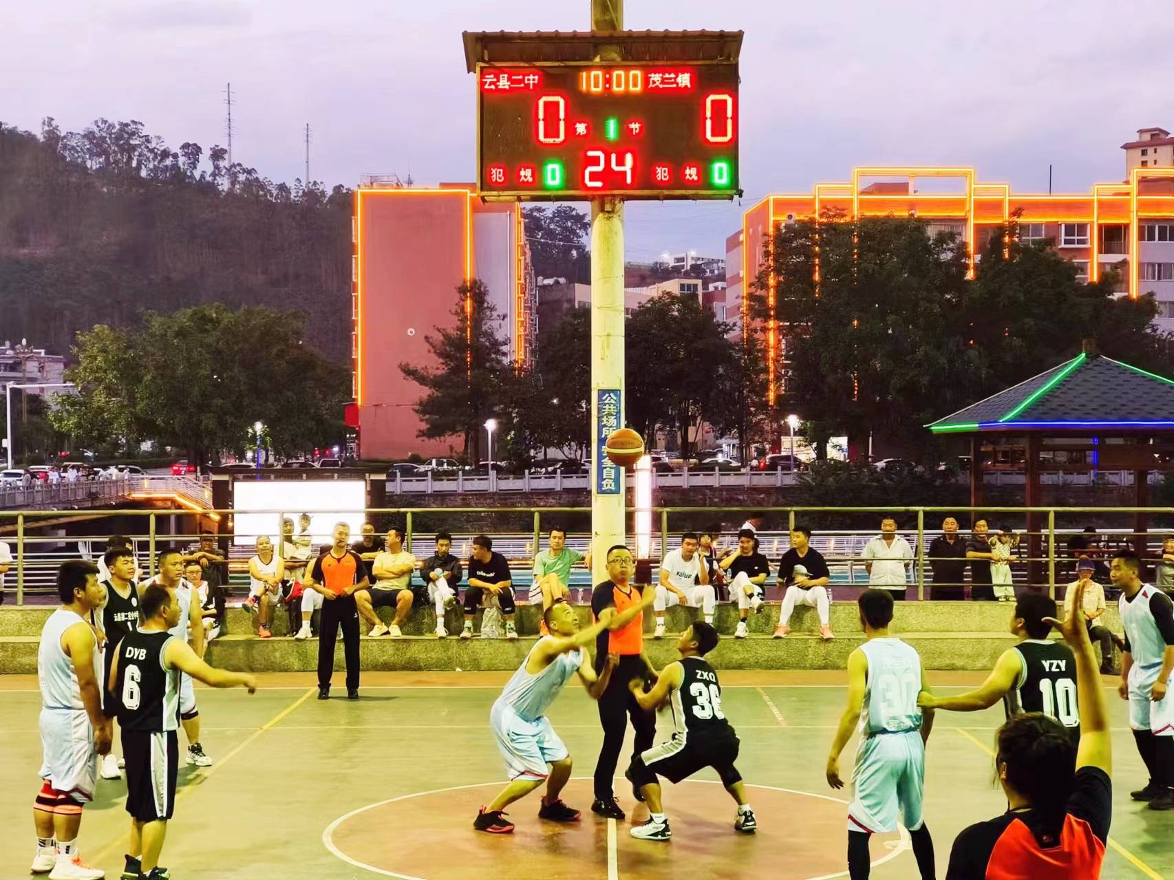 比赛现场观众人数创新高,篮球热潮不减的简单介绍 比赛现场观众人数创新高,篮球热潮不减的简单介绍