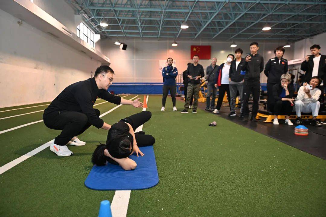 关于特色青训基地引入国际优秀教练,打造高水平人才培养体系的信息 关于特色青训基地引入国际优秀教练,打造高水平人才培养体系的信息