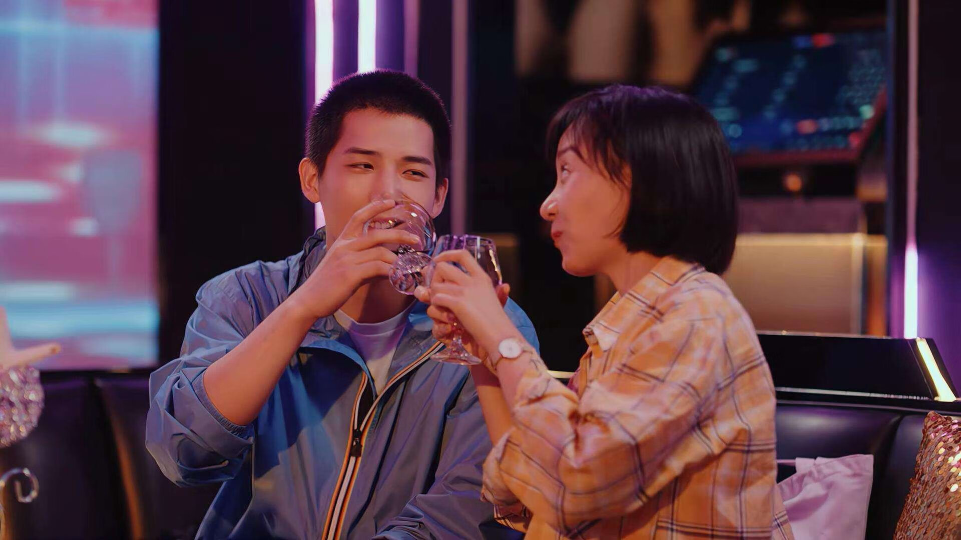 AYX GAME-裁判判伊朗球员越位，他说“我滑出去的！”，伊朗踢中国把球停在球门口