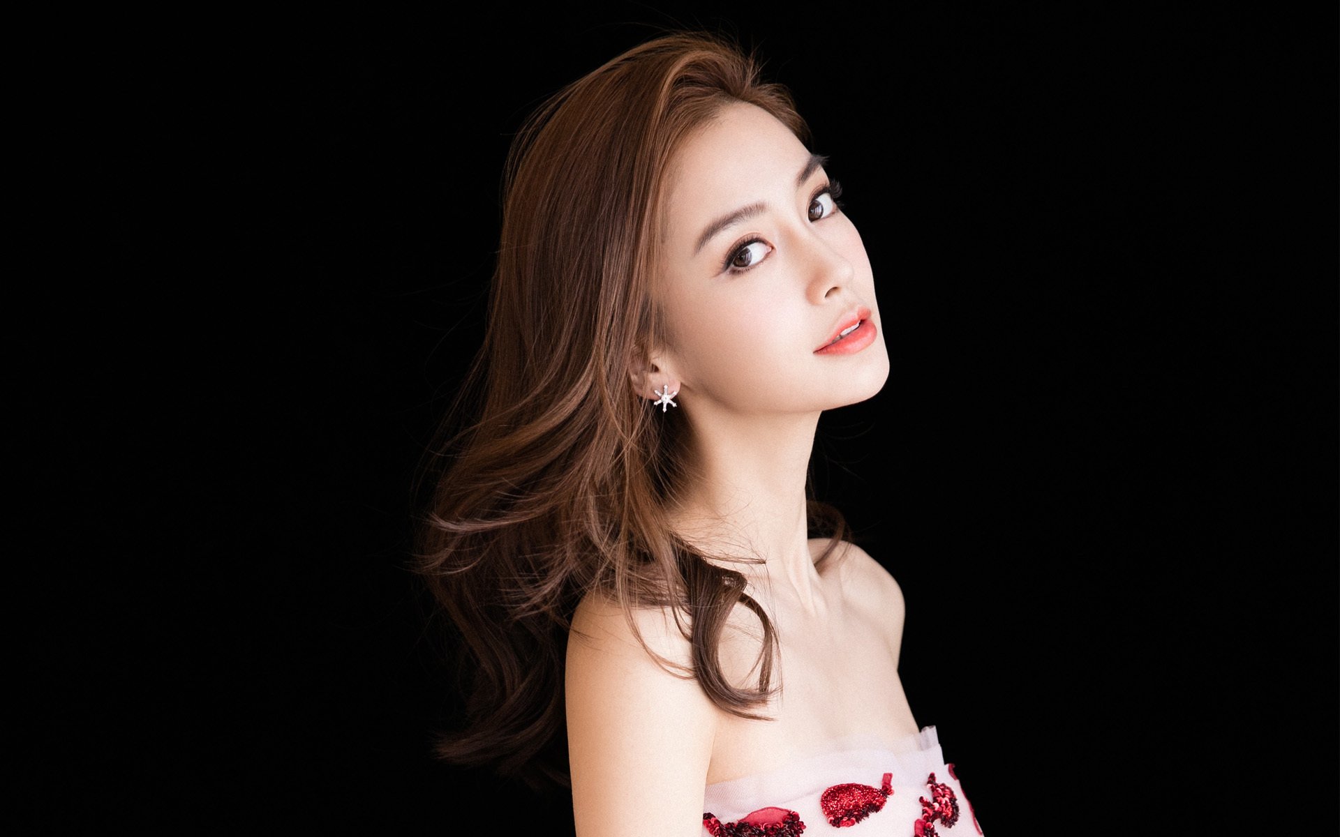 富勒姆困境难解，客场遭遇惨败！，富勒姆老板