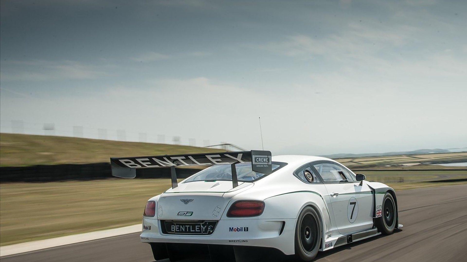 皇马双核缺阵!客场难求一胜,成绩堪忧,皇马全阵容