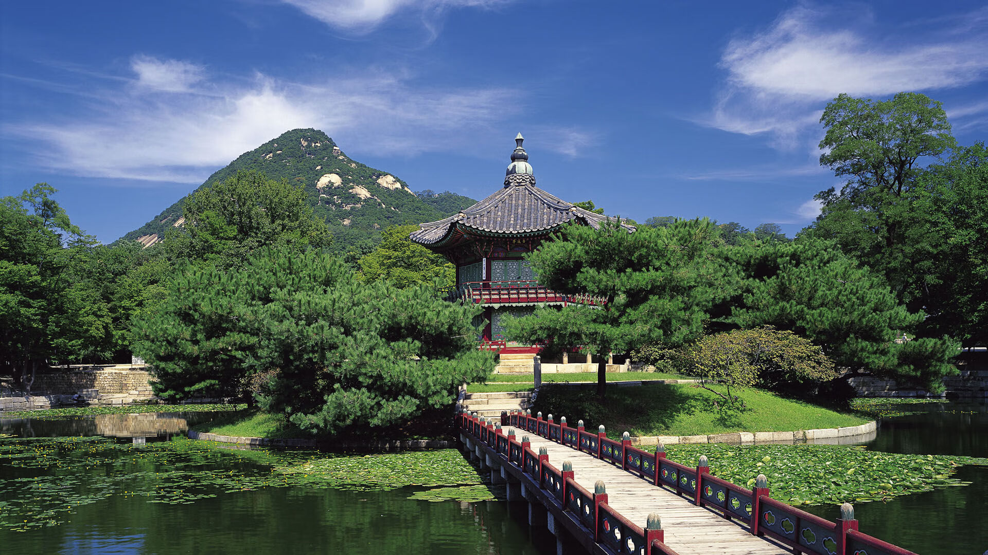 皇马后防线严阵以待,力保客场不败,皇马历史最佳后防线