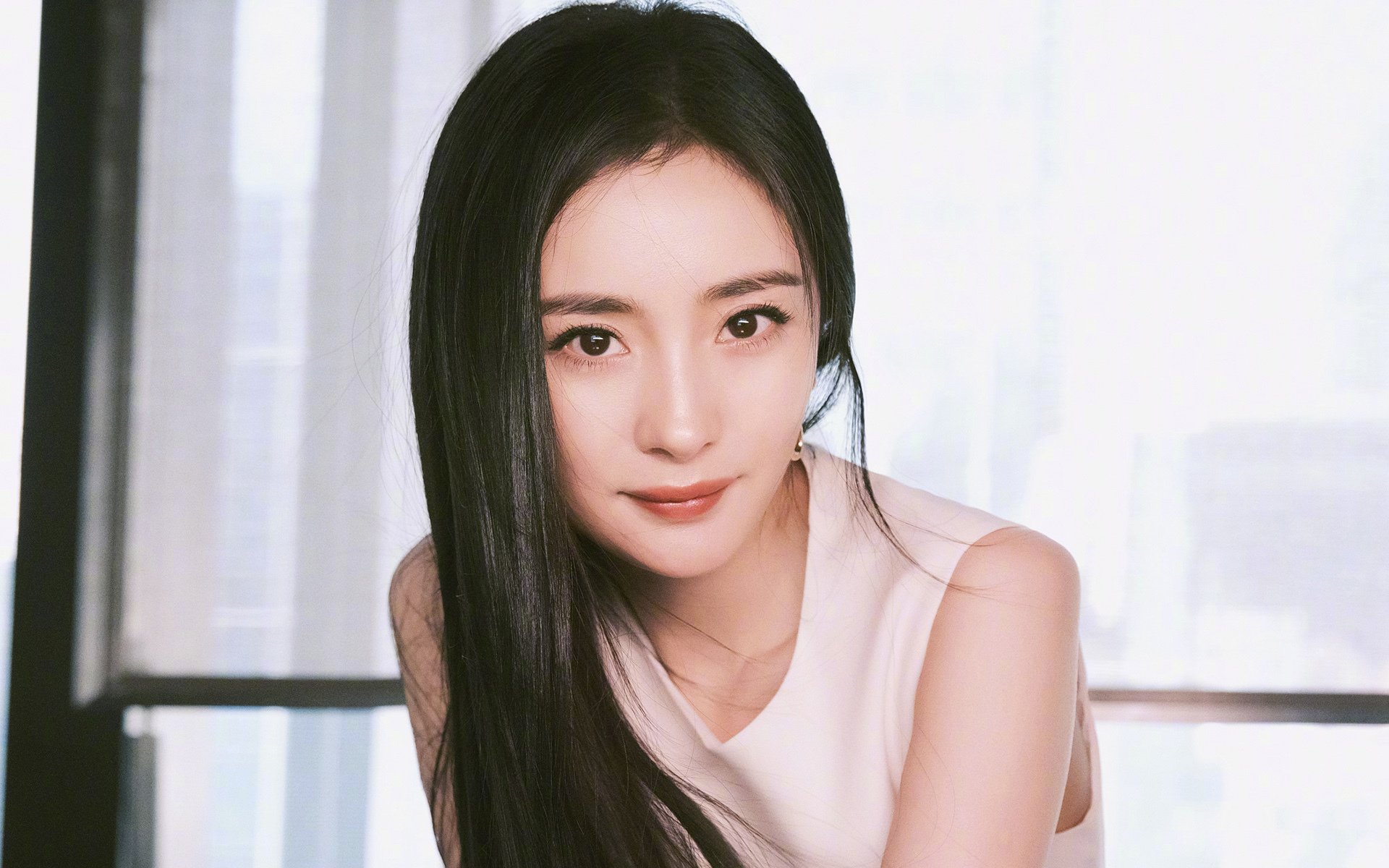 爱游戏体育-女篮教练团队加强国际交流合作，女篮球教练简介