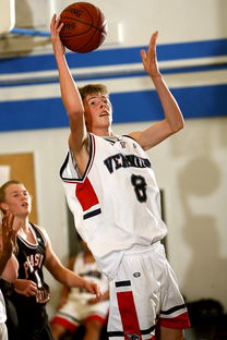 AYX SPORTS-中超赛季开局成绩与赛季末成绩对比，中超新赛季规则争冠和降级