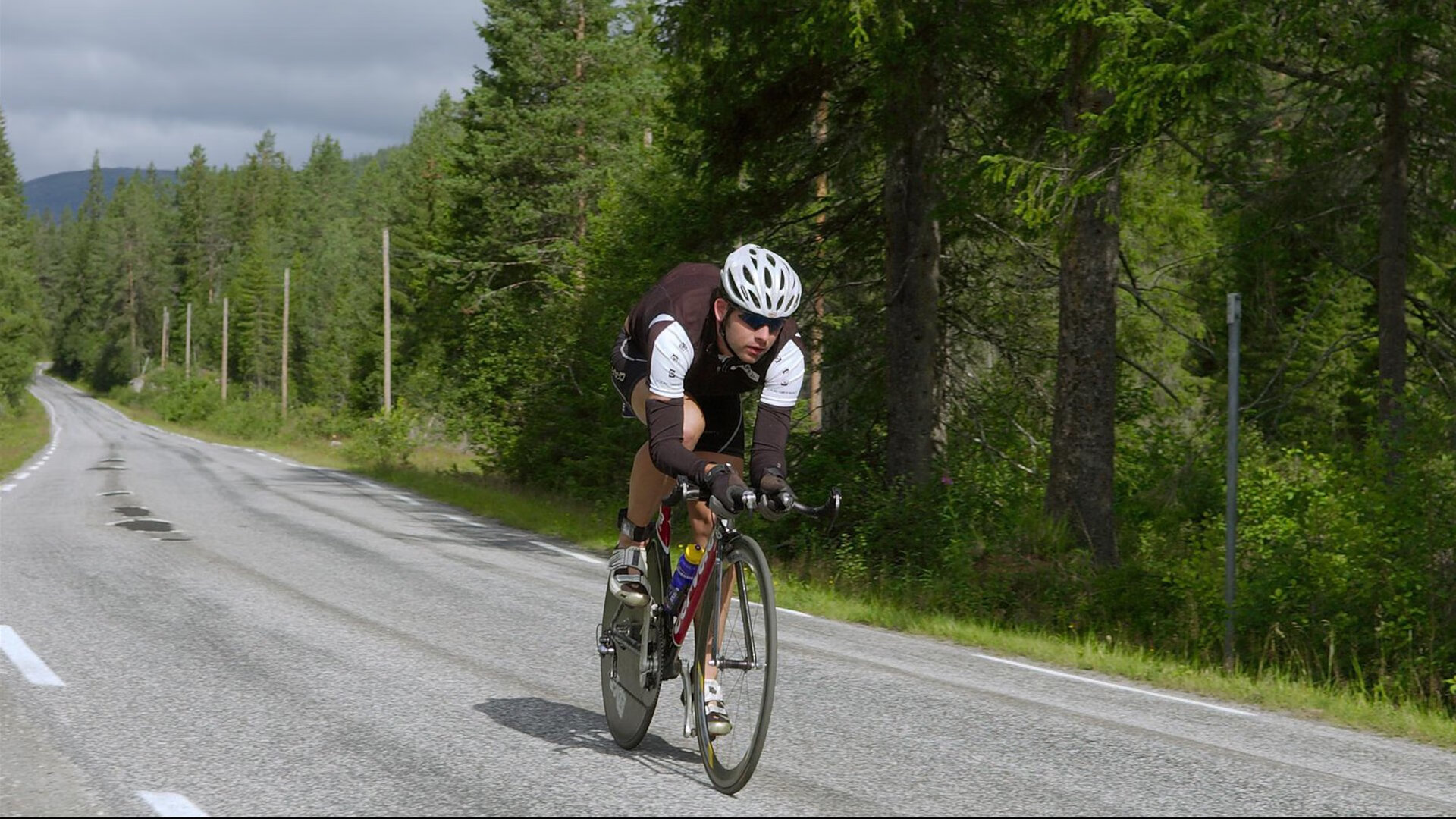独行侠三分陆续命中迫使对方连续换防,独行侠出界三分