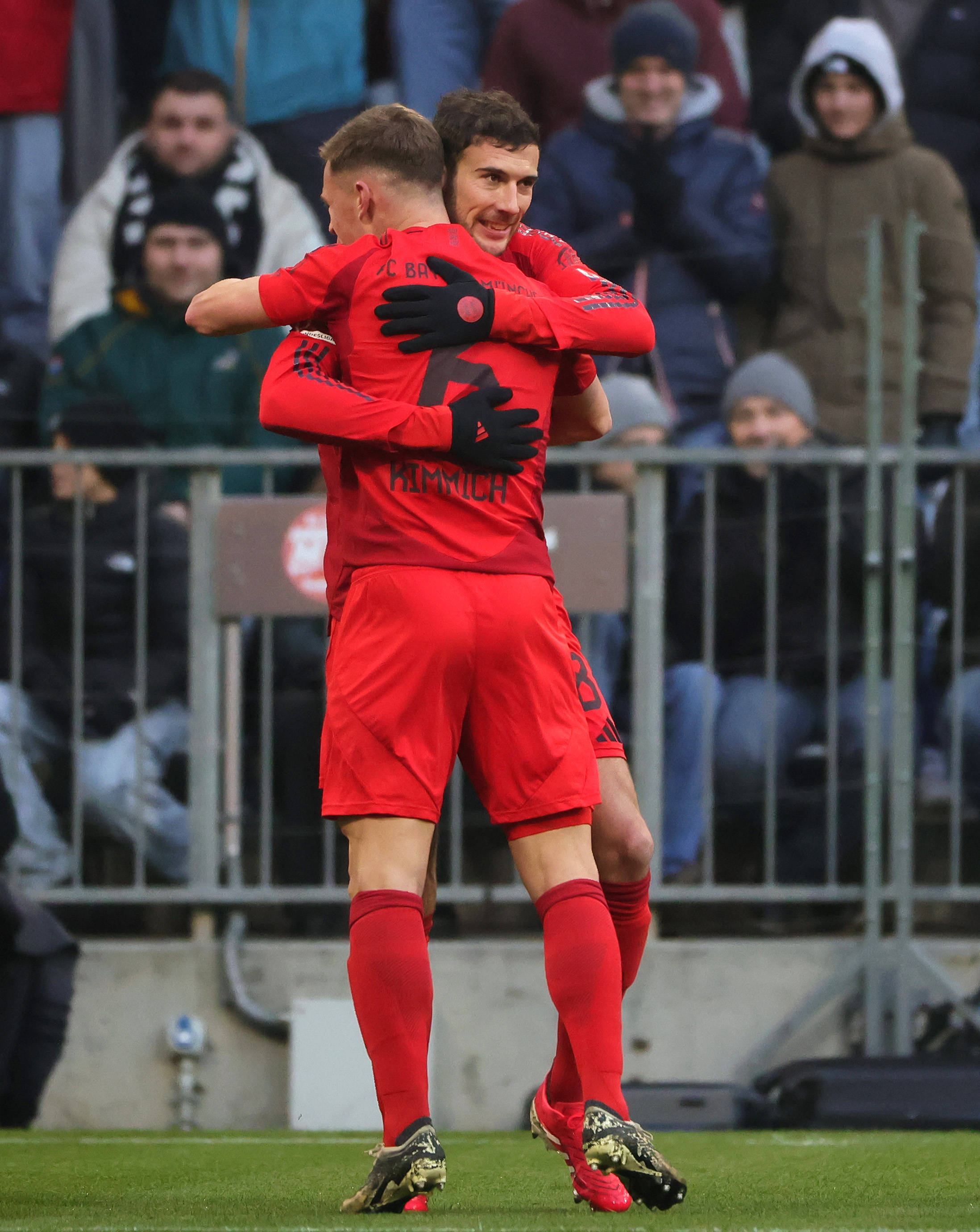 包含爱游戏体育:德甲的文化内涵：足球与社会的关系的词条