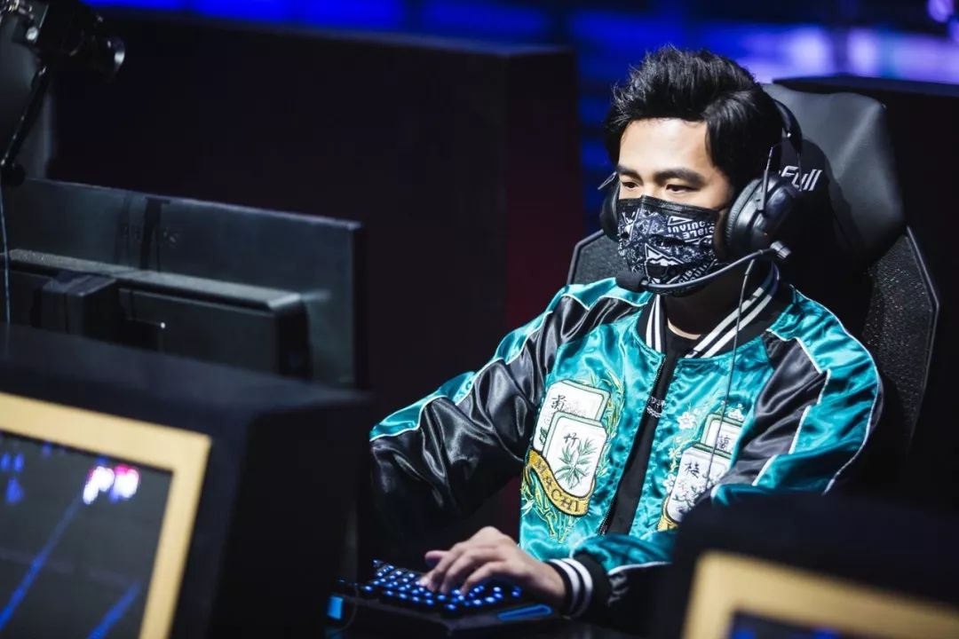 爱游戏体育:电竞游戏中的战略思维：选手与教练的默契配合