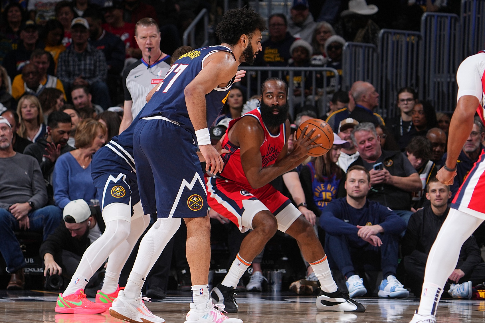 掘金vs快船：西部的强强对话的简单介绍