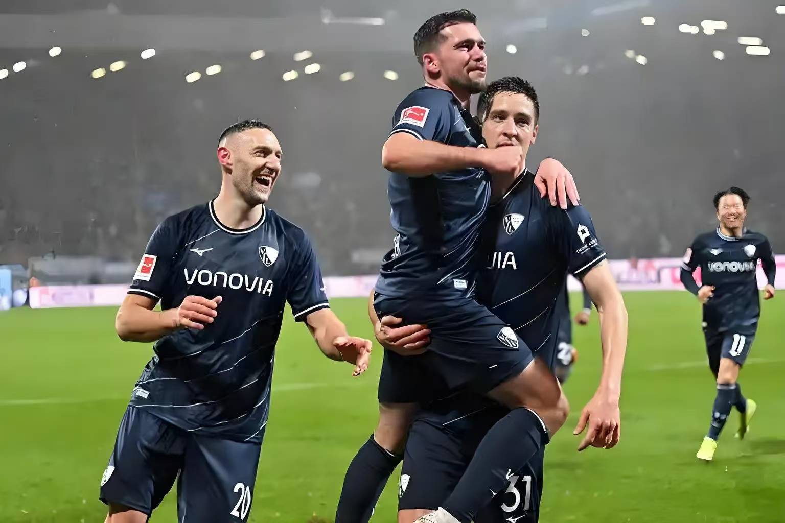 关于爱游戏体育：德甲波鸿的转会策略与球队重建的信息