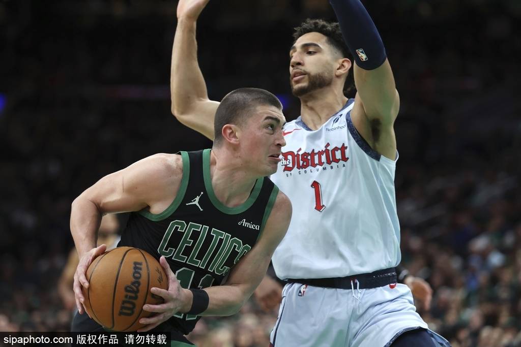 爱游戏体育：凯尔特人队季前赛：普里查德展现篮板球能力，争夺轮换位置的简单介绍