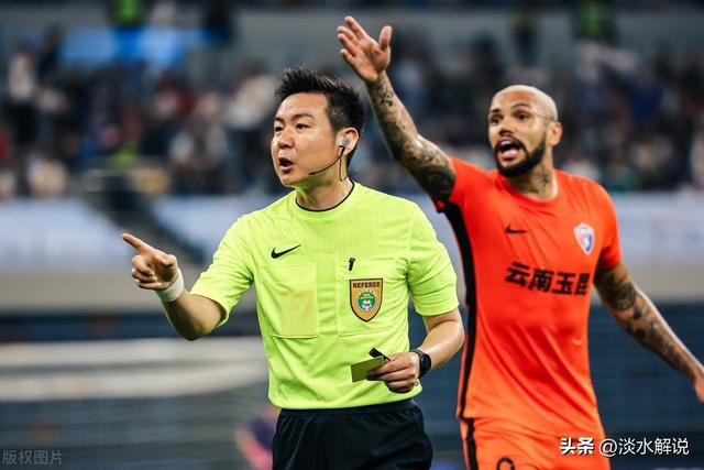 爱游戏体育:中超升班马武汉三镇队“黑马”变“笑话”,球迷:昙花一现!的简单介绍 爱游戏体育:中超升班马武汉三镇队“黑马”变“笑话”,球迷:昙花一现!的简单介绍