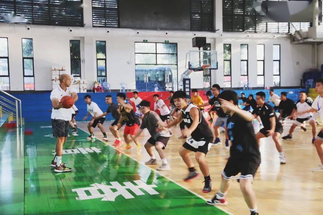 爱游戏体育：中国篮球裁判员培训结业，提升执法公信力的简单介绍