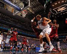 爱游戏体育：篮球主题的摄影比赛：用镜头记录篮球的精彩瞬间的简单介绍