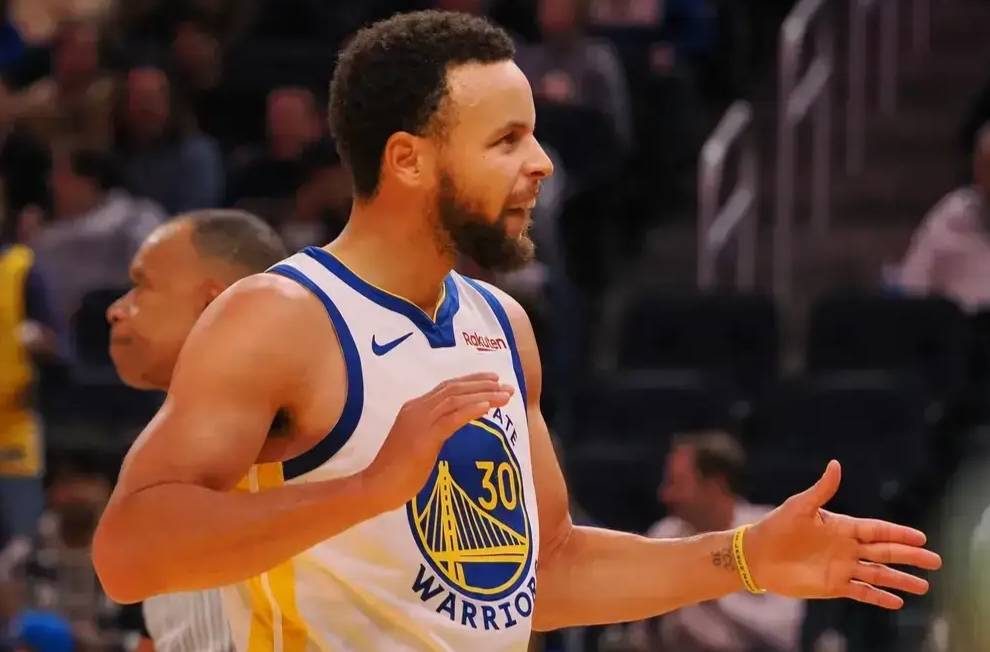 爱游戏体育:勇士队战术调整:科尔计划增加普林斯顿进攻体系的简单介绍 爱游戏体育:勇士队战术调整:科尔计划增加普林斯顿进攻体系的简单介绍