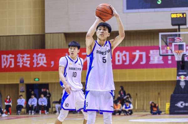 关于爱游戏体育：CBA选秀：落选秀的梦想，坚持不懈，终将闪耀的信息