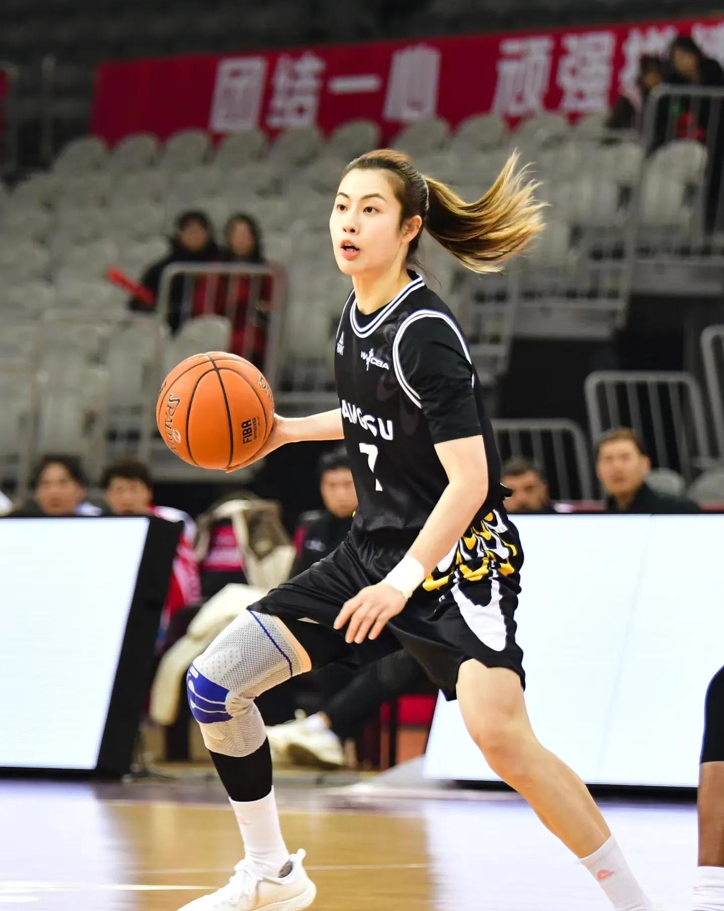 爱游戏体育平台-爱游戏体育：WCBA联赛外援政策调整，影响几何引热议的简单介绍